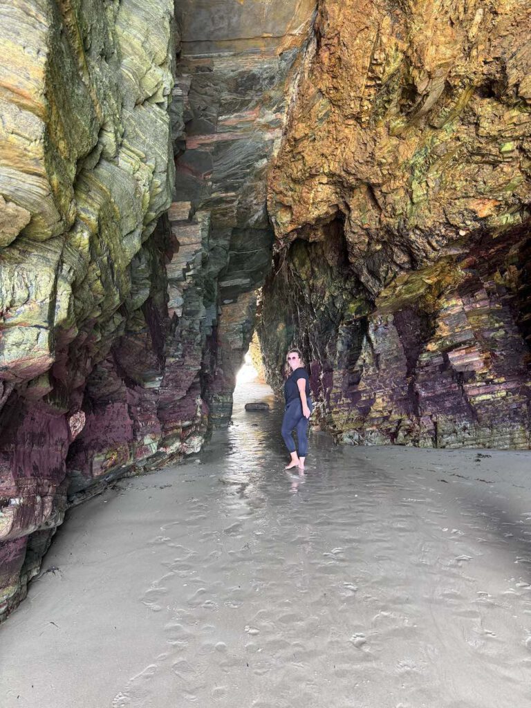 Höhle am Kathedralenstrand Praia das Catedrais in Galicien