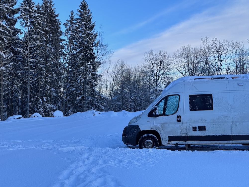 Campervan im Schnee